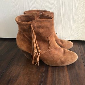 Steve Madden brown fringe booties | 10 women’s